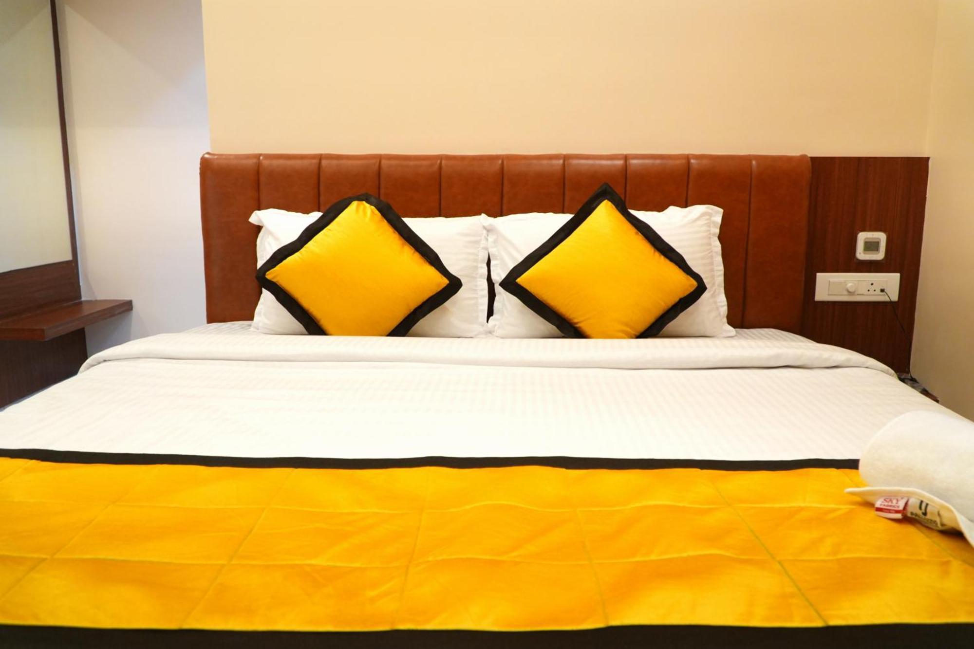 Uj Pallazzio - Business Class Luxury Hotel Tiruvannāmalai Екстериор снимка