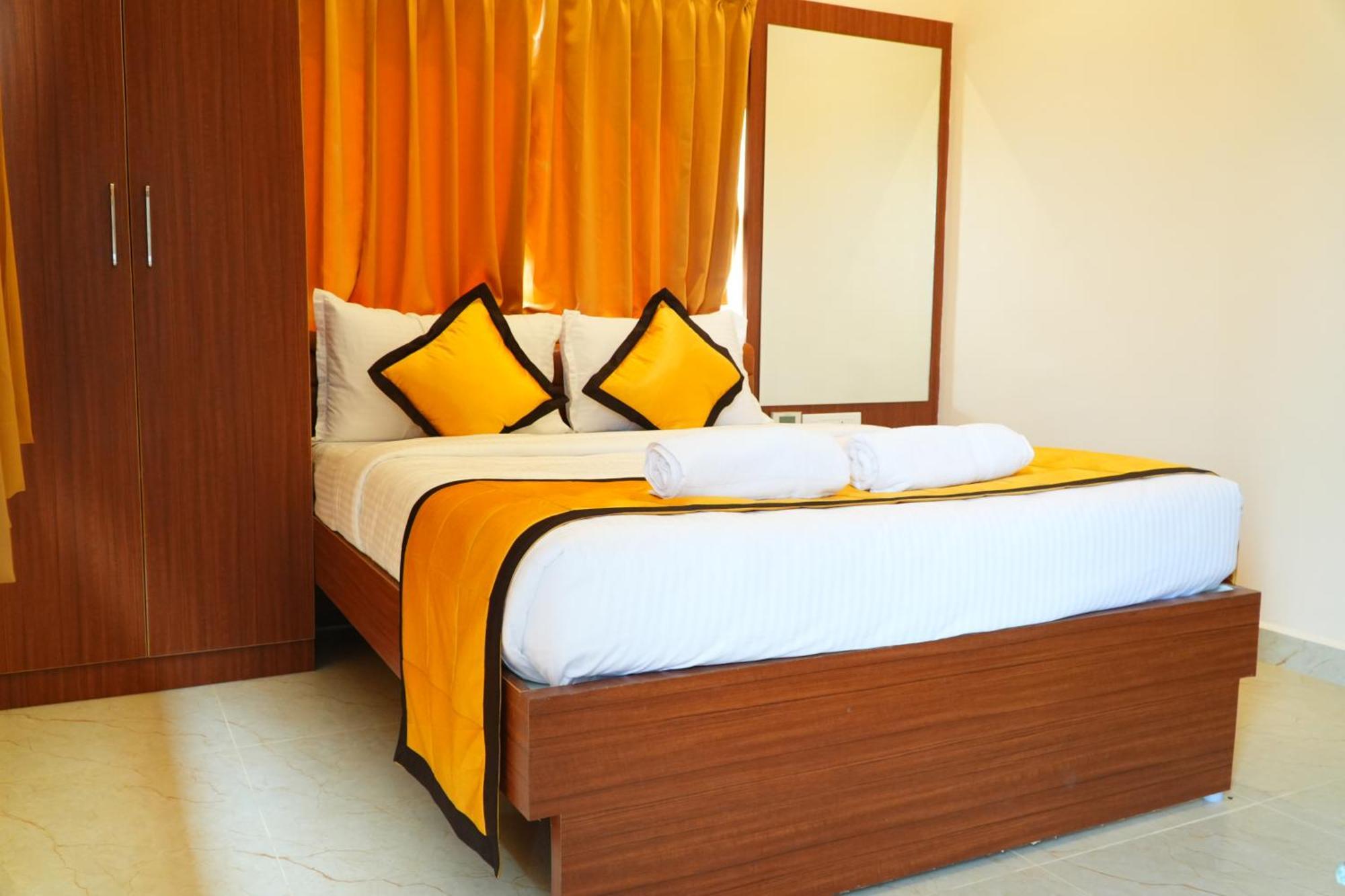 Uj Pallazzio - Business Class Luxury Hotel Tiruvannāmalai Екстериор снимка