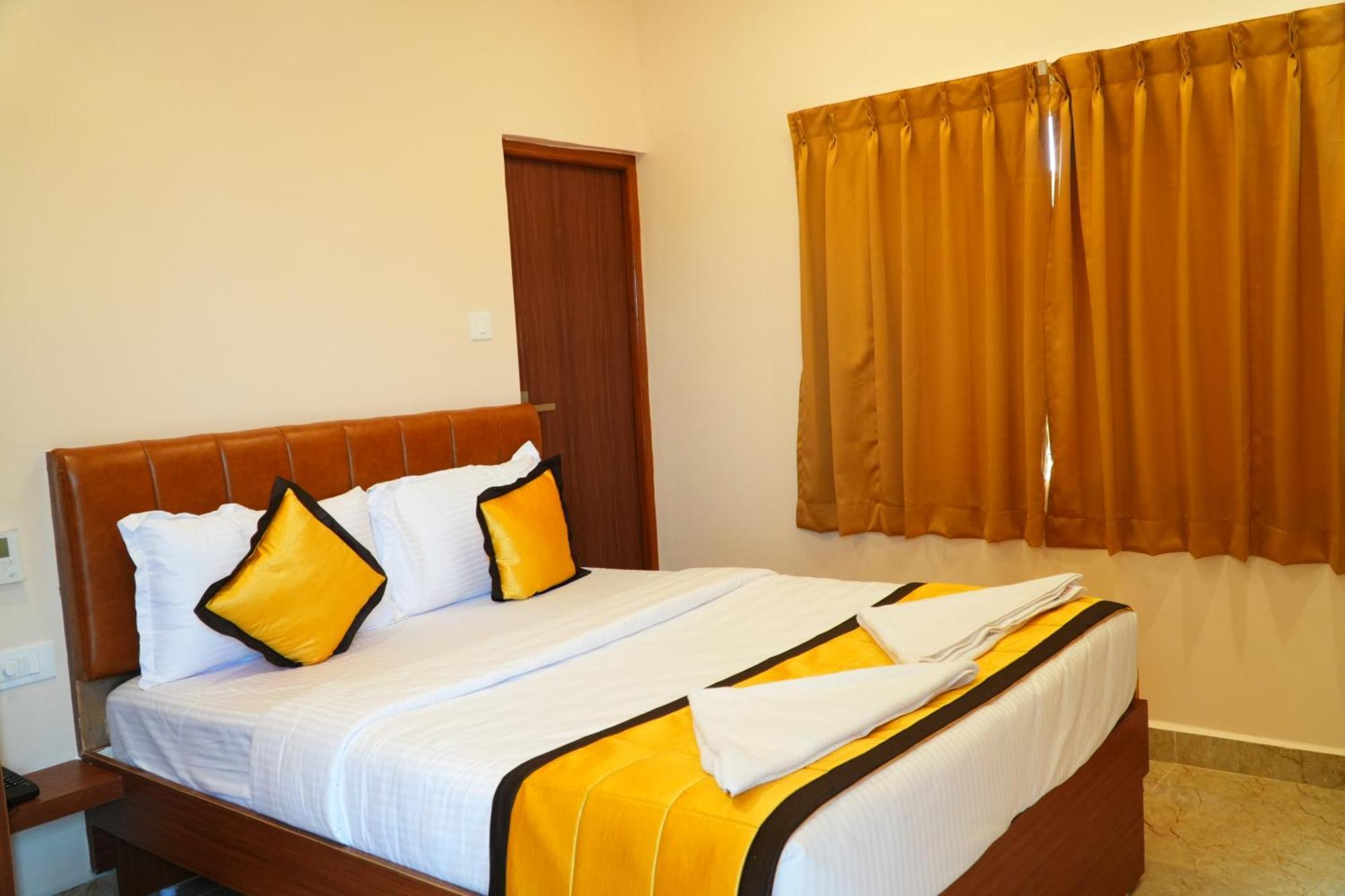 Uj Pallazzio - Business Class Luxury Hotel Tiruvannāmalai Екстериор снимка