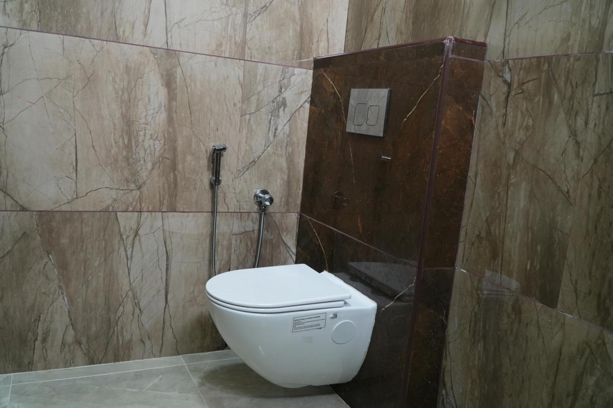 Uj Pallazzio - Business Class Luxury Hotel Tiruvannāmalai Екстериор снимка