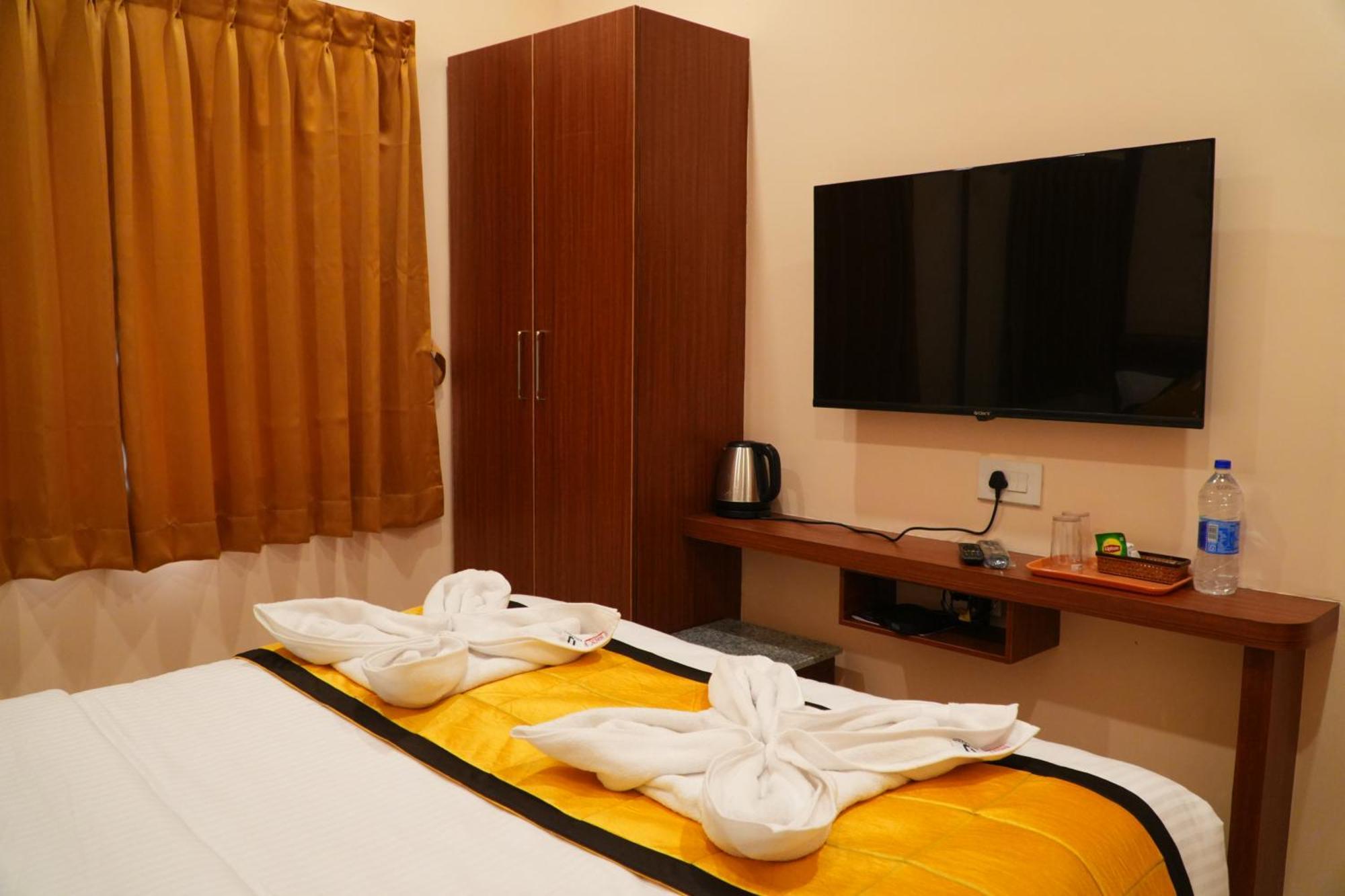 Uj Pallazzio - Business Class Luxury Hotel Tiruvannāmalai Екстериор снимка