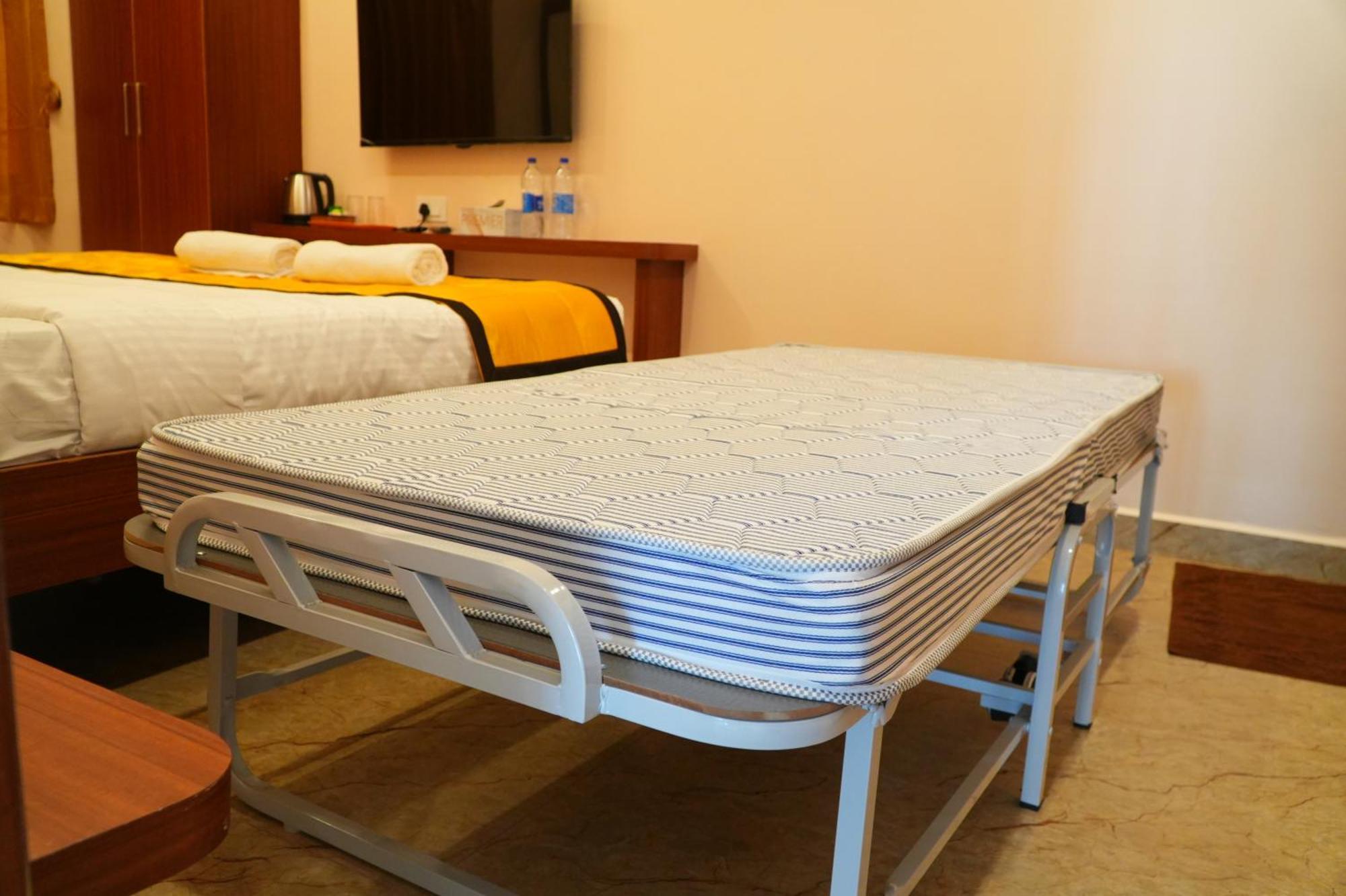 Uj Pallazzio - Business Class Luxury Hotel Tiruvannāmalai Екстериор снимка