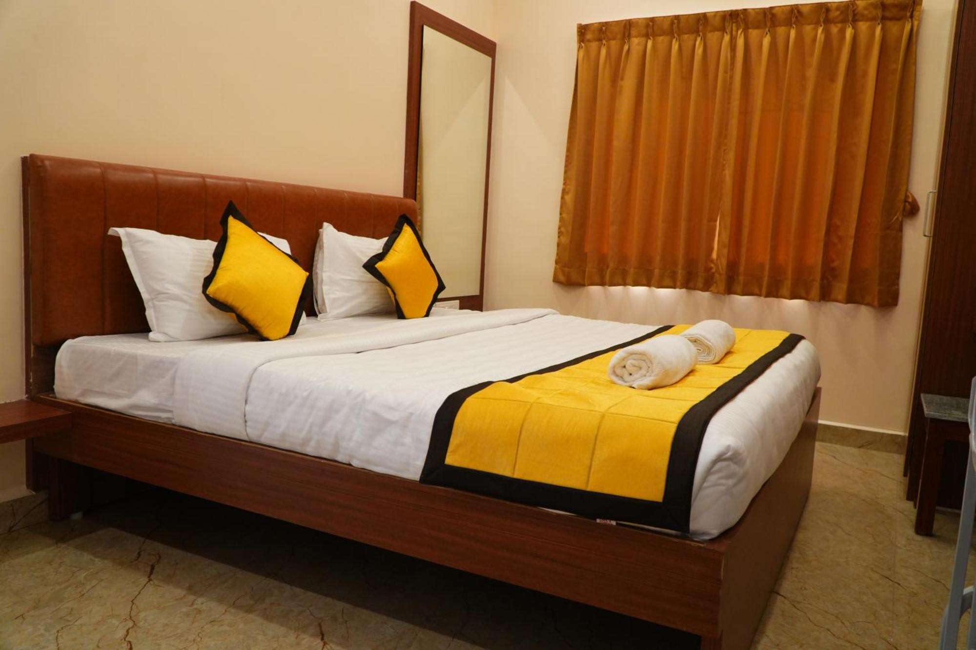 Uj Pallazzio - Business Class Luxury Hotel Tiruvannāmalai Екстериор снимка