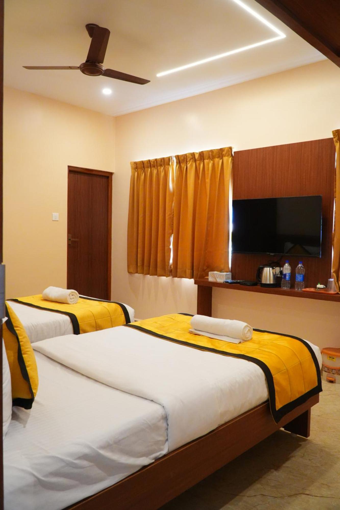 Uj Pallazzio - Business Class Luxury Hotel Tiruvannāmalai Екстериор снимка